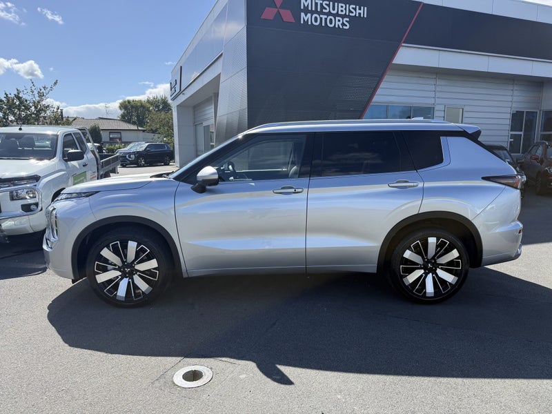 2026 Mitsubishi Outlander 2.5P VRX 4WD CVT image 2