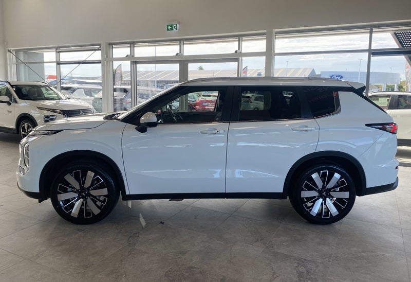 2026 Mitsubishi Outlander 2.5P XLS 2WD CVT image 4