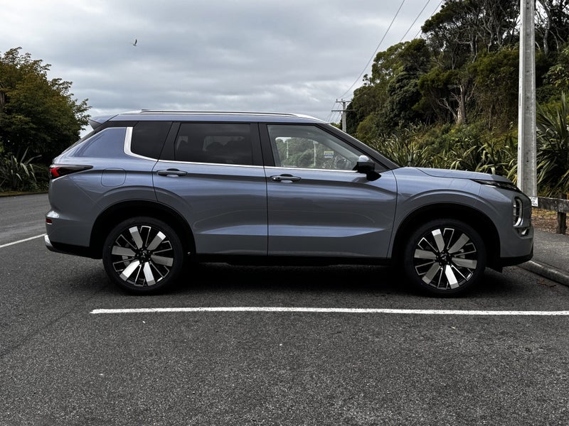 2026 Mitsubishi Outlander 2.5P XLS 2WD CVT image 4