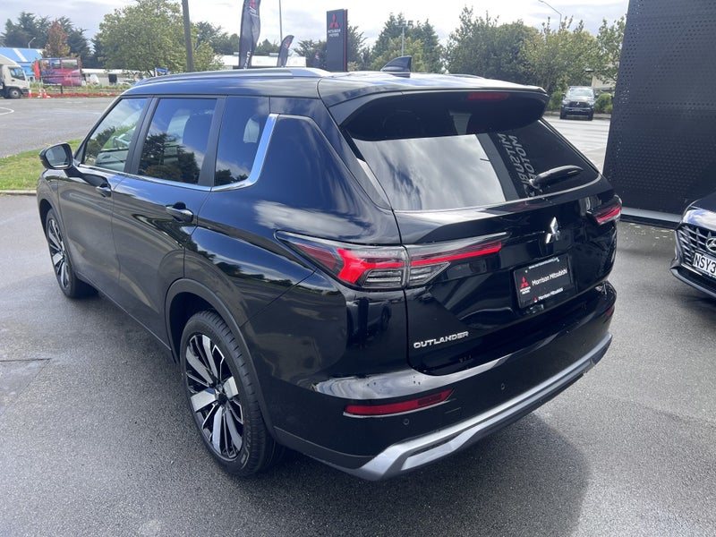 2026 Mitsubishi Outlander 2.5P XLS 2WD CVT image 3