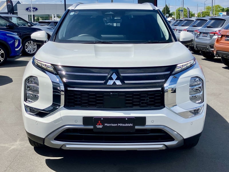 2026 Mitsubishi Outlander 2.5P XLS 4WD CVT image 3