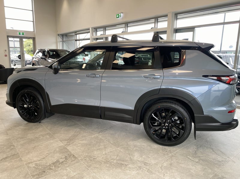 2026 Mitsubishi Outlander 2.5P XLS 4WD CVT image 4