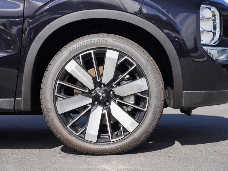 2026 Mitsubishi Outlander 2.5P XLS 4WD CVT image 5