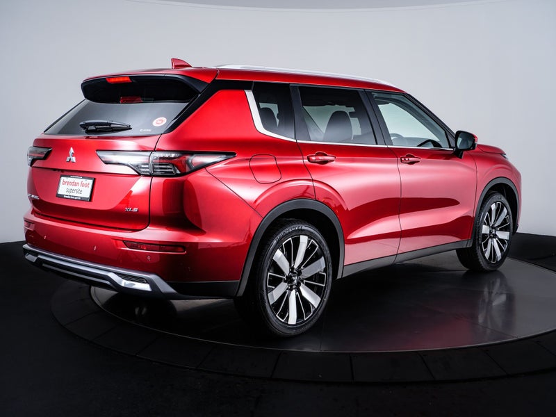 2026 Mitsubishi Outlander 2.5P XLS 4WD CVT 7 SE... image 3