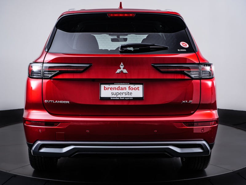 2026 Mitsubishi Outlander 2.5P XLS 4WD CVT 7 SE... image 4