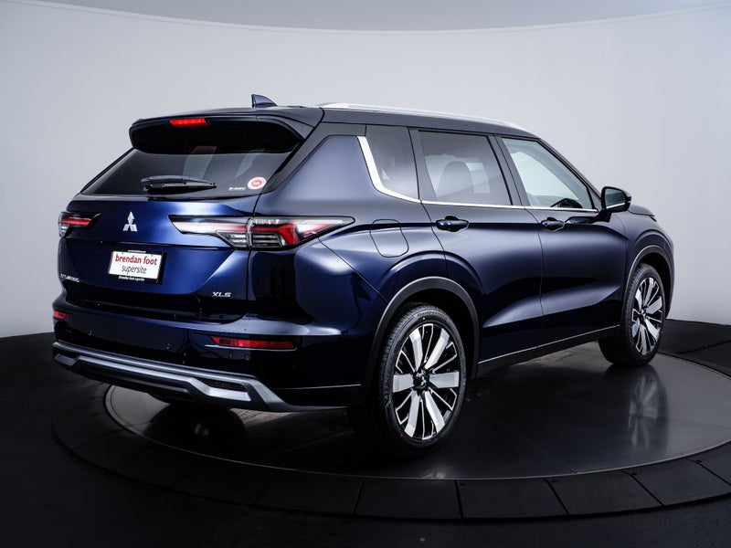 2026 Mitsubishi Outlander 2.5P XLS 4WD CVT 7 SE... image 3