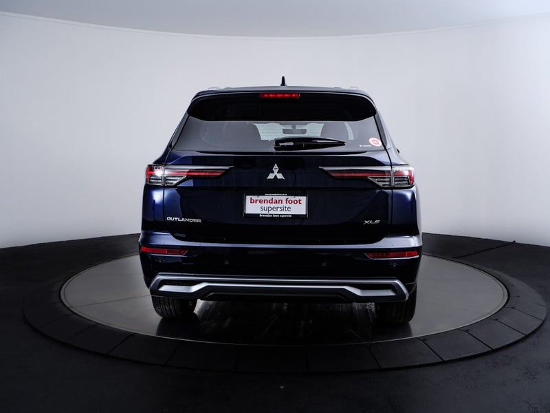 2026 Mitsubishi Outlander 2.5P XLS 4WD CVT 7 SE... image 4