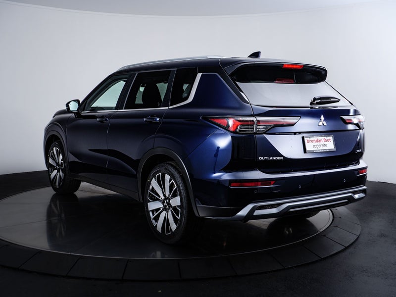 2026 Mitsubishi Outlander 2.5P XLS 4WD CVT 7 SE... image 5