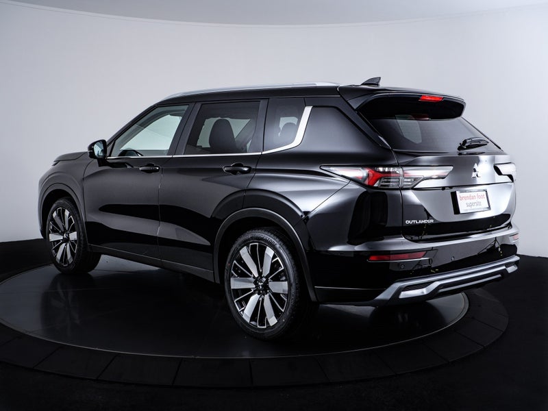 2026 Mitsubishi Outlander 2.5P XLS 4WD CVT 7 SE... image 5