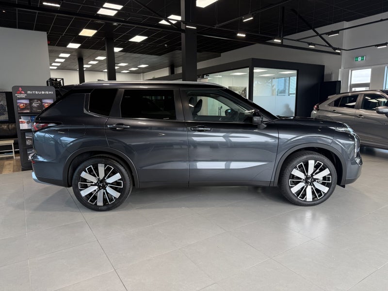 2026 Mitsubishi Outlander 2.5P XLS 4WD CVT image 2