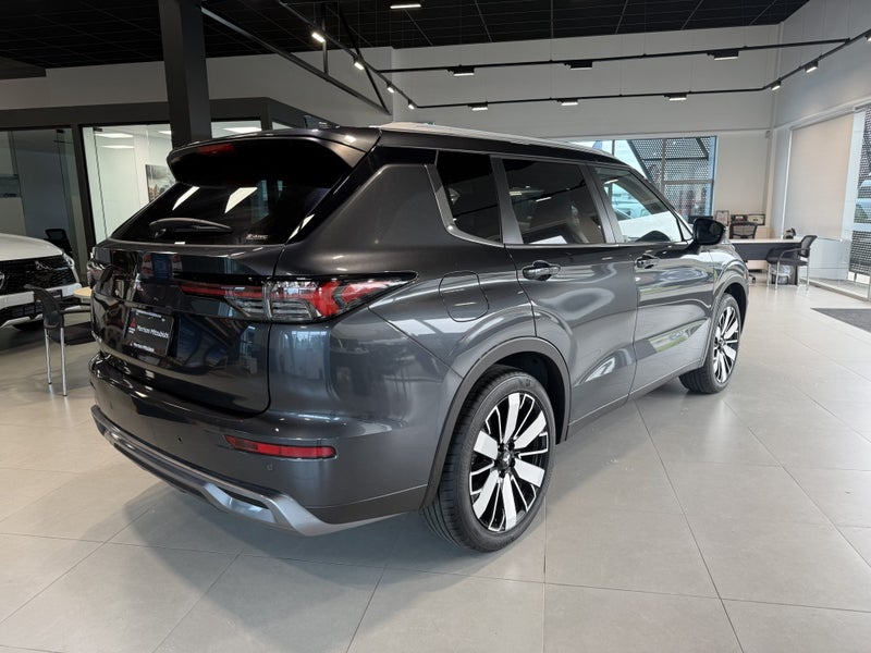 2026 Mitsubishi Outlander 2.5P XLS 4WD CVT image 4