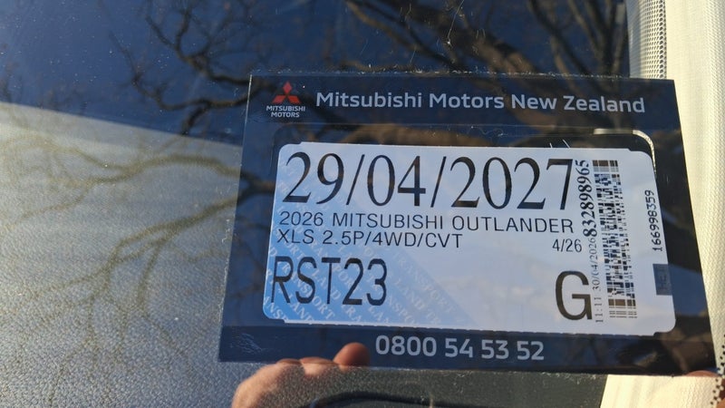 2026 Mitsubishi Outlander 2.5P XLS 4WD CVT image 2