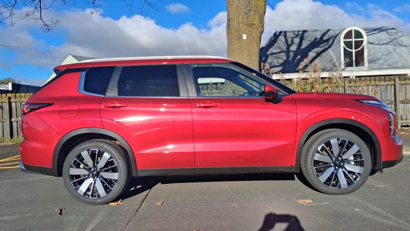 2026 Mitsubishi Outlander 2.5P XLS 4WD CVT image 4