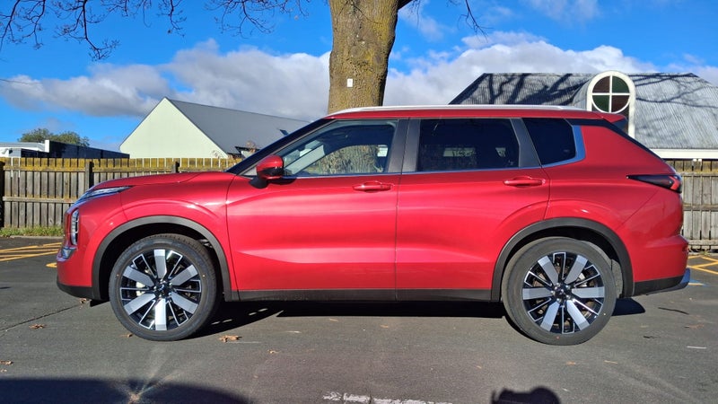 2026 Mitsubishi Outlander 2.5P XLS 4WD CVT image 5