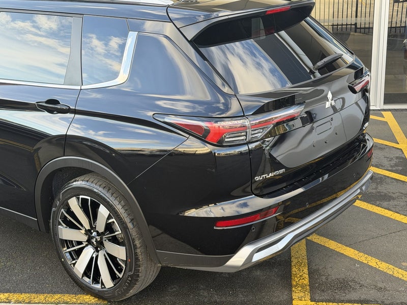 2026 Mitsubishi Outlander 2.5P XLS 4WD CVT - OU... image 5