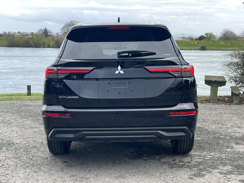 2026 Mitsubishi Outlander 4WD LS image 5