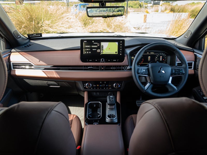 2026 Mitsubishi Outlander Exceed 2.5 4WD Auto image 2