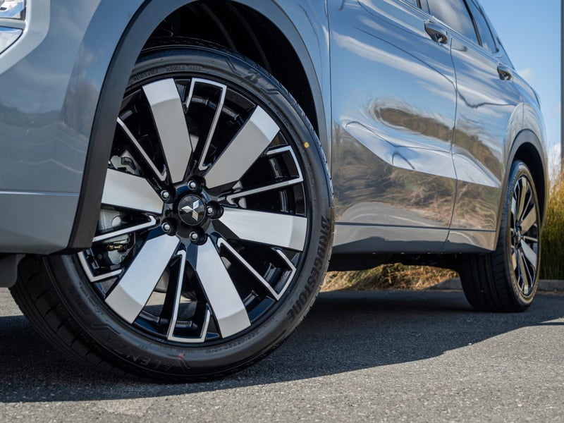 2026 Mitsubishi Outlander Exceed 2.5 4WD Auto image 5