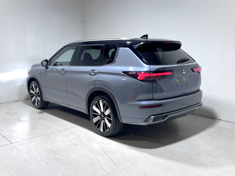 2026 Mitsubishi Outlander EXCEED 2.5 4WD - NEW... image 5