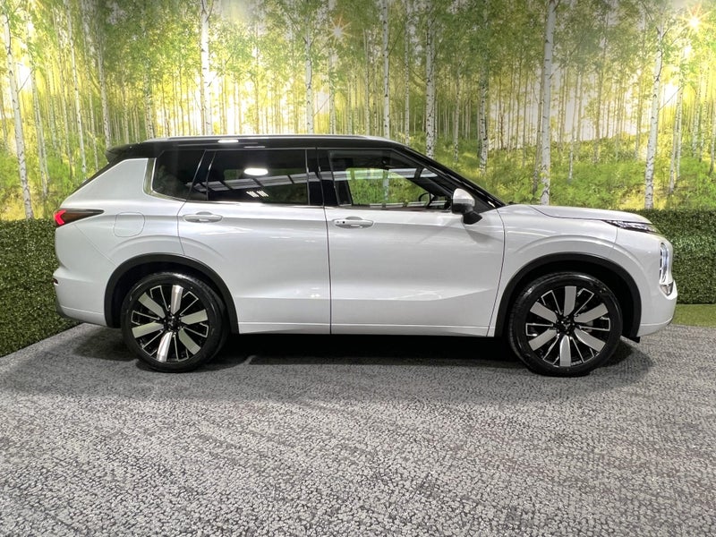 2026 Mitsubishi Outlander EXCEED 2.5 AUTO - 7 SEAT image 3