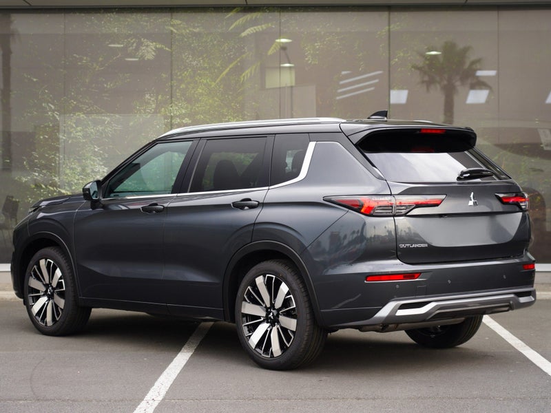 2026 Mitsubishi Outlander EXCEED 2.5 PETROL 2WD... image 3