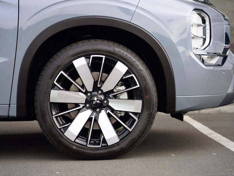 2026 Mitsubishi Outlander EXCEED 2.5 PETROL 2WD... image 5