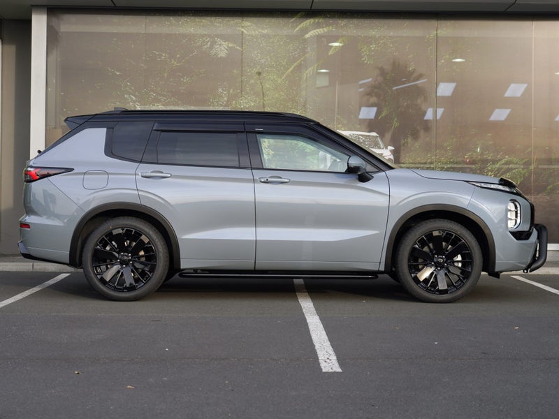 2026 Mitsubishi Outlander EXCEED 2.5 PETROL 2WD... image 3