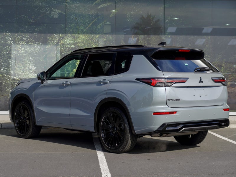 2026 Mitsubishi Outlander EXCEED 2.5 PETROL 2WD... image 3