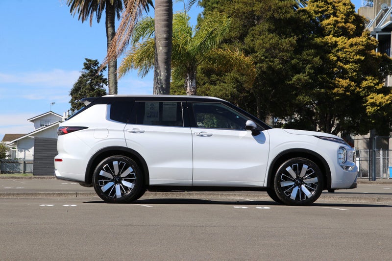 2026 Mitsubishi Outlander EXCEED 2.5P 4WD image 3