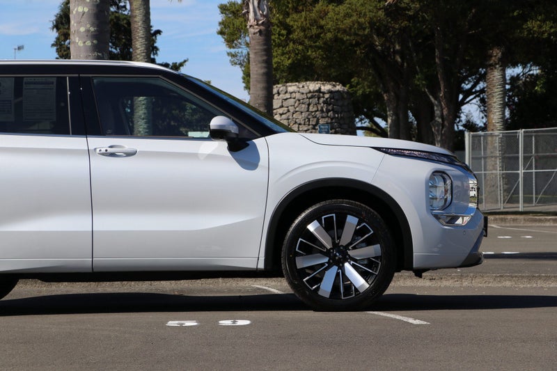 2026 Mitsubishi Outlander EXCEED 2.5P 4WD image 4