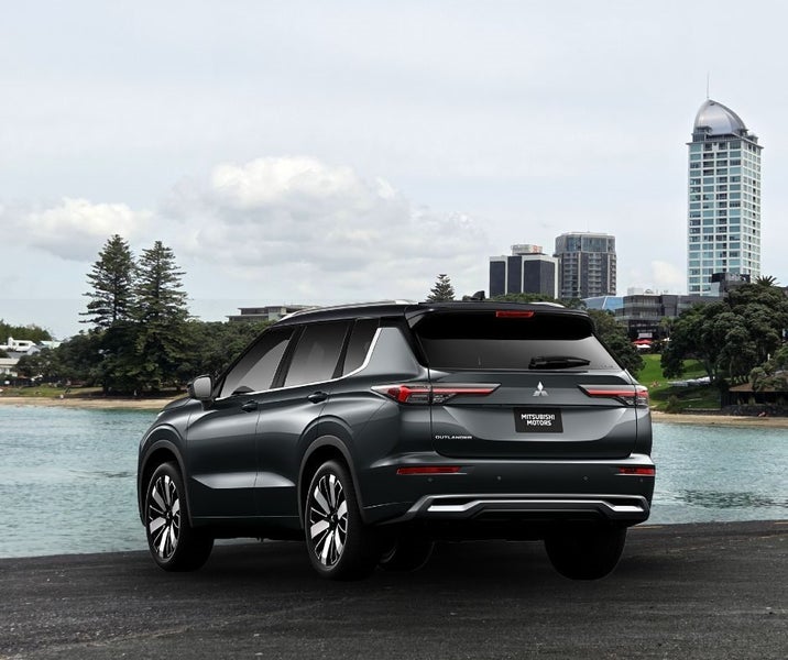 2026 Mitsubishi Outlander Exceed 2.5P 4WD CVT image 2