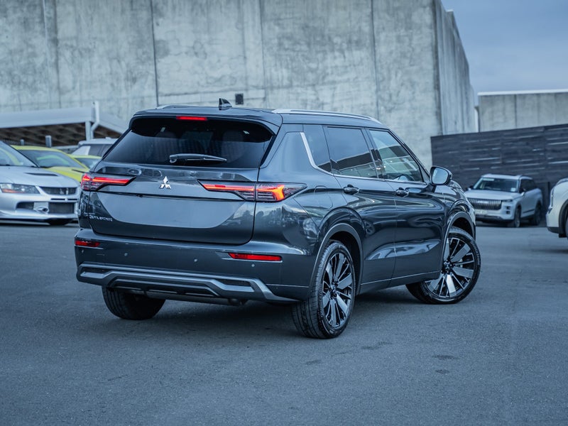 2026 Mitsubishi Outlander Exceed 2.5P/Cvt image 2