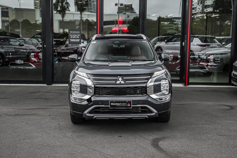 2026 Mitsubishi Outlander Exceed 2WD image 3