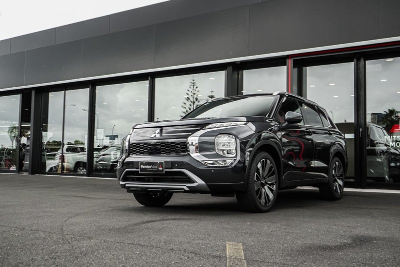 2026 Mitsubishi Outlander Exceed 2WD image 4