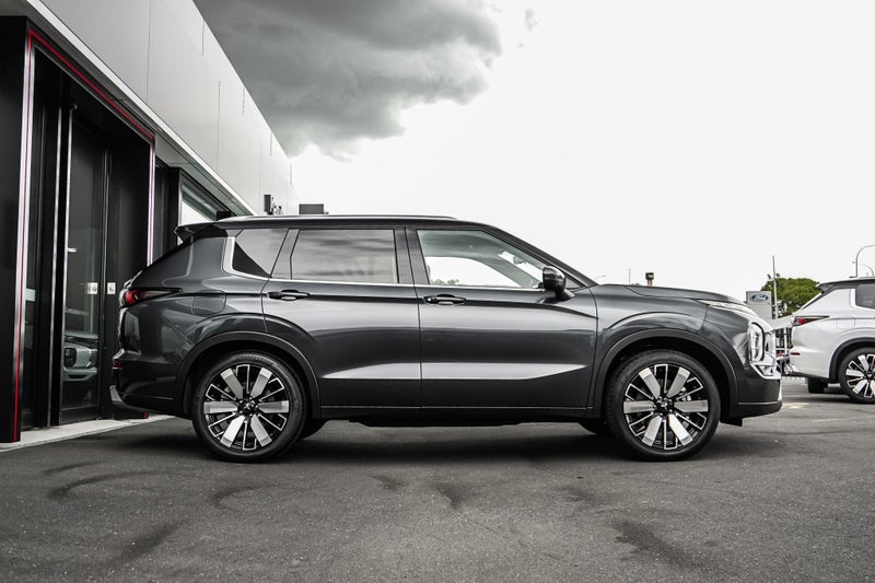 2026 Mitsubishi Outlander Exceed 2WD image 5