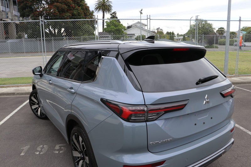 2026 Mitsubishi Outlander Exceed 2WD image 5