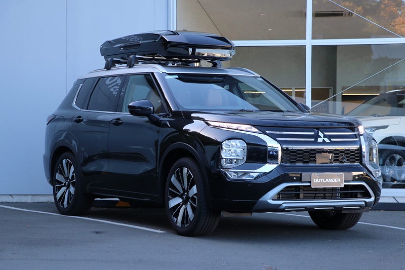 2026 Mitsubishi Outlander Exceed 2WD image 1