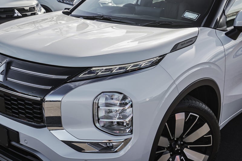 2026 Mitsubishi Outlander EXCEED 4WD image 3