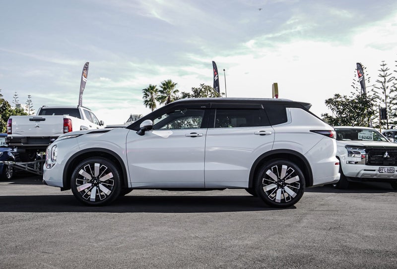 2026 Mitsubishi Outlander EXCEED 4WD image 5