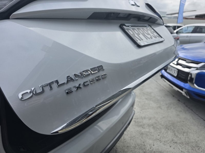 2026 Mitsubishi Outlander Exceed 4WD 2.5P image 3