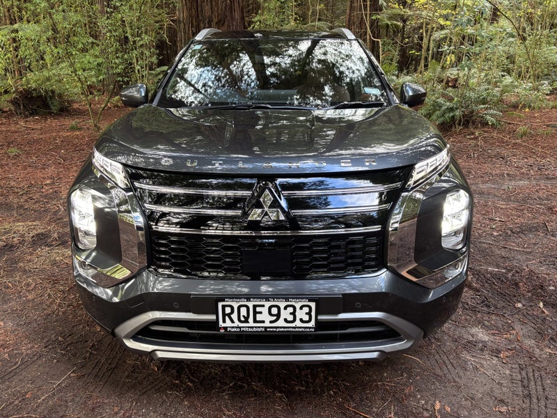 2026 Mitsubishi Outlander EXCEED 4WD image 2