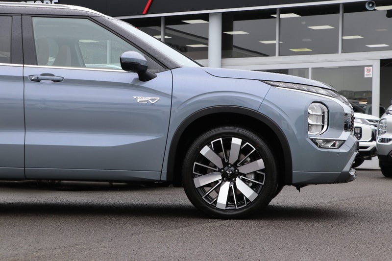 2026 Mitsubishi Outlander EXCEED PHEV 4WD image 5