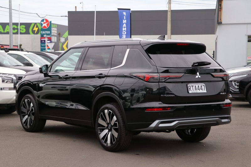 2026 Mitsubishi Outlander EXCEED PHEV/4WD/AT image 2