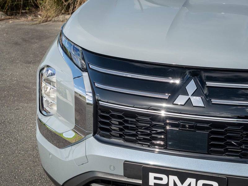 2026 Mitsubishi Outlander LS 2.5 4WD Auto image 3