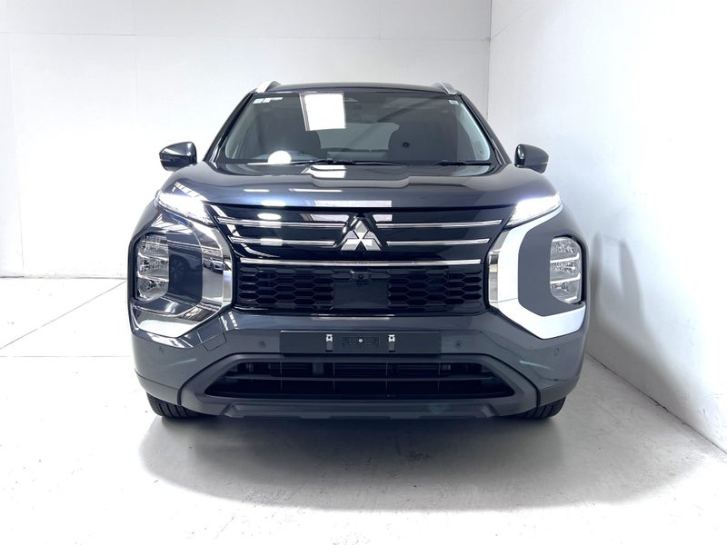 2026 Mitsubishi Outlander LS 2.5 4WD SUV image 2