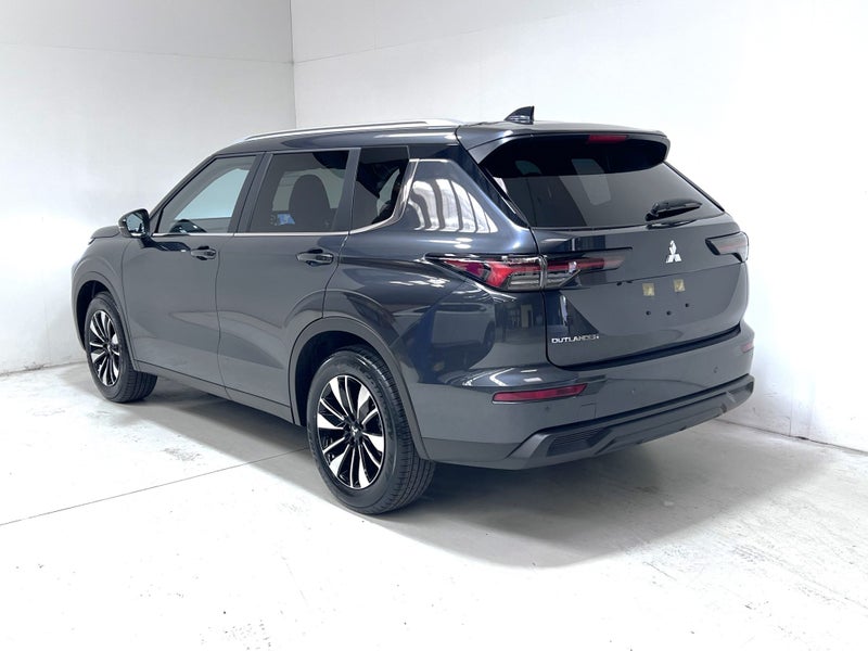 2026 Mitsubishi Outlander LS 2.5 4WD SUV image 5