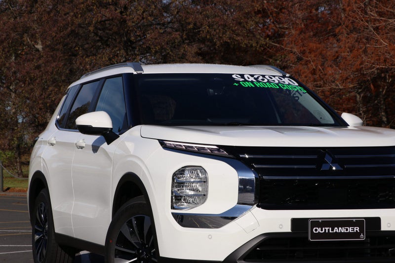 2026 Mitsubishi Outlander LS 2.5P 2WD image 4
