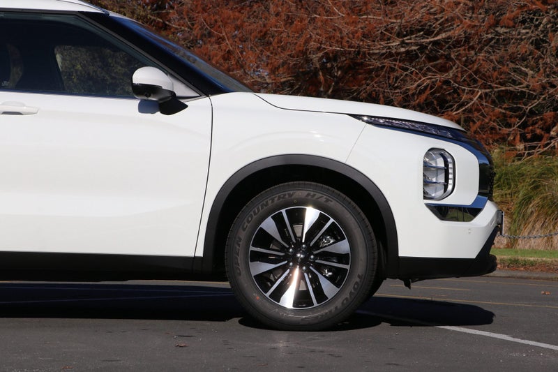 2026 Mitsubishi Outlander LS 2.5P 2WD image 5
