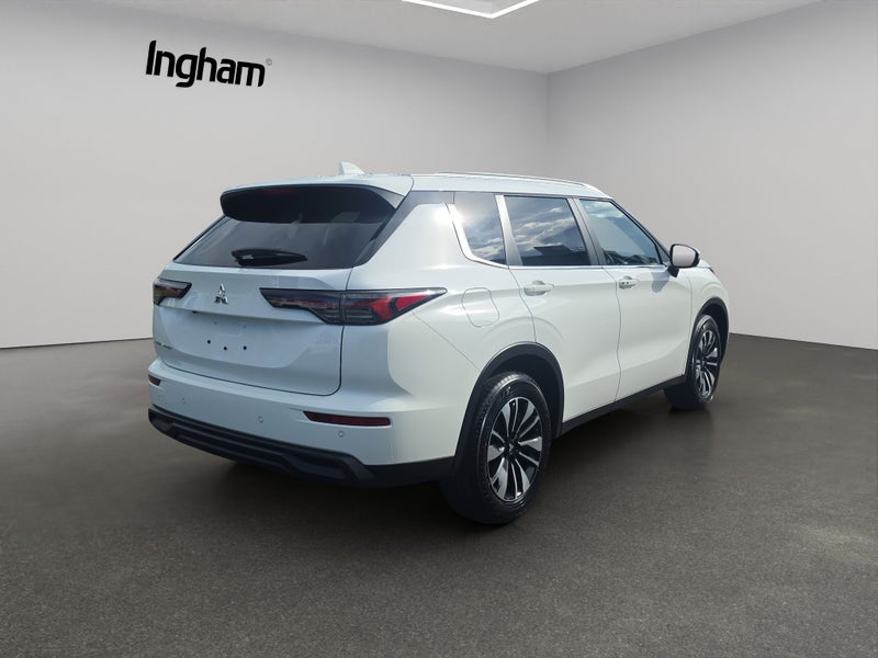 2026 Mitsubishi Outlander LS 2.5P/CVT image 3