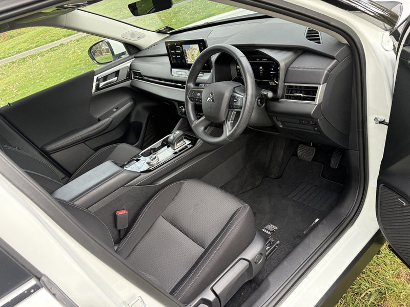 2026 Mitsubishi Outlander LS 2.5P/CVT image 4